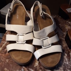 Naturalizer women heels